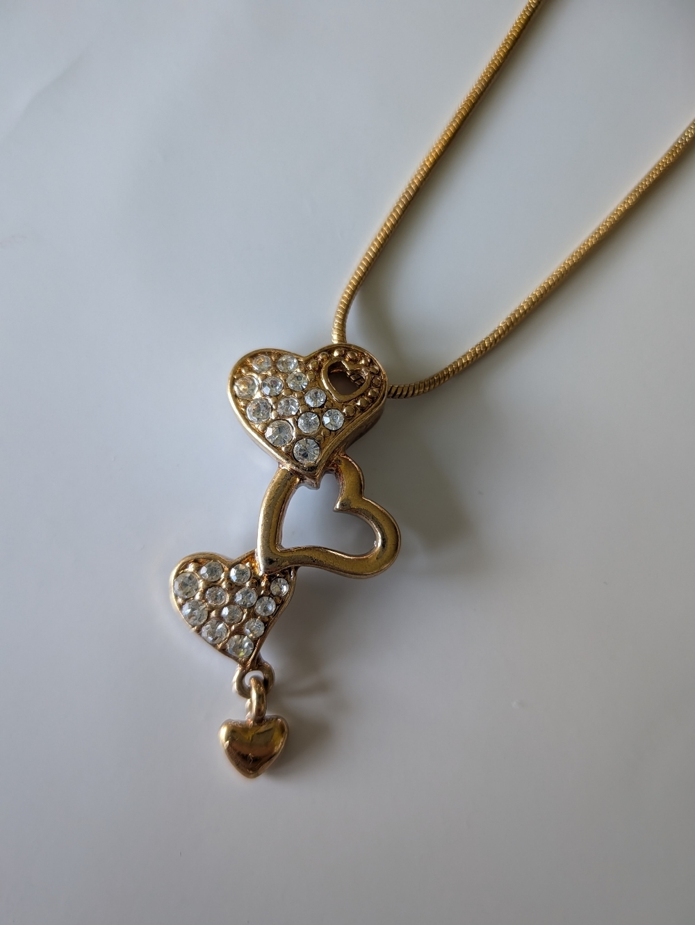 Vintage Avon Gold And Rhinestone Heart Pendant Necklace